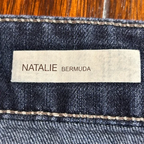 Kut from the Kloth Natalie Bermuda Medium Wash Denim Shorts Women's Size 14 - Picture 4 of 8